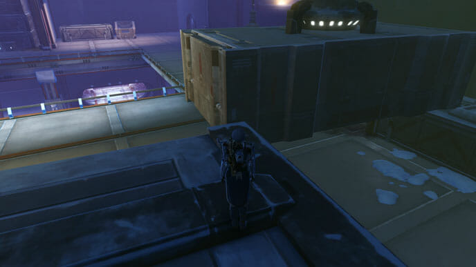 Von der festen Kiste springst du auf den zweiten vorbeifahrenden Container.