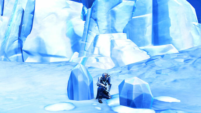 Unter dem Überhang befindet sich der Eisblock mit dem roten Matrixsplitter.